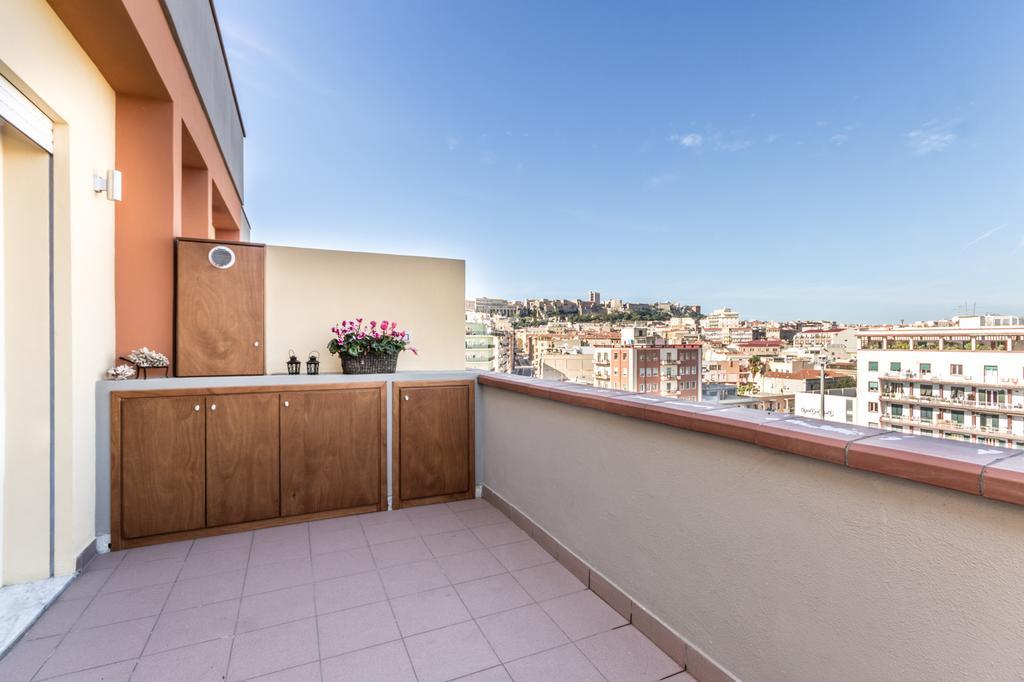 Апартаменты Elafi Penthouse Кальяри Экстерьер фото